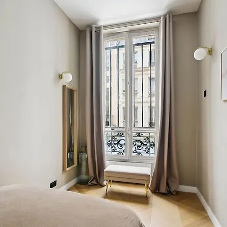 Luxury French Style: Champs-elysees *
