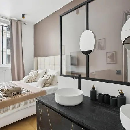 Luxury French Style: Champs-elysees Lägenhet