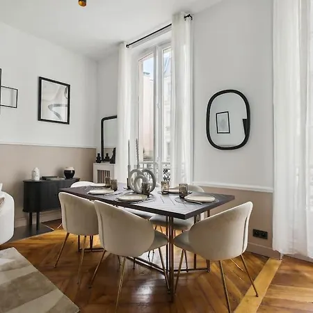 Luxury French Style: Champs-elysees